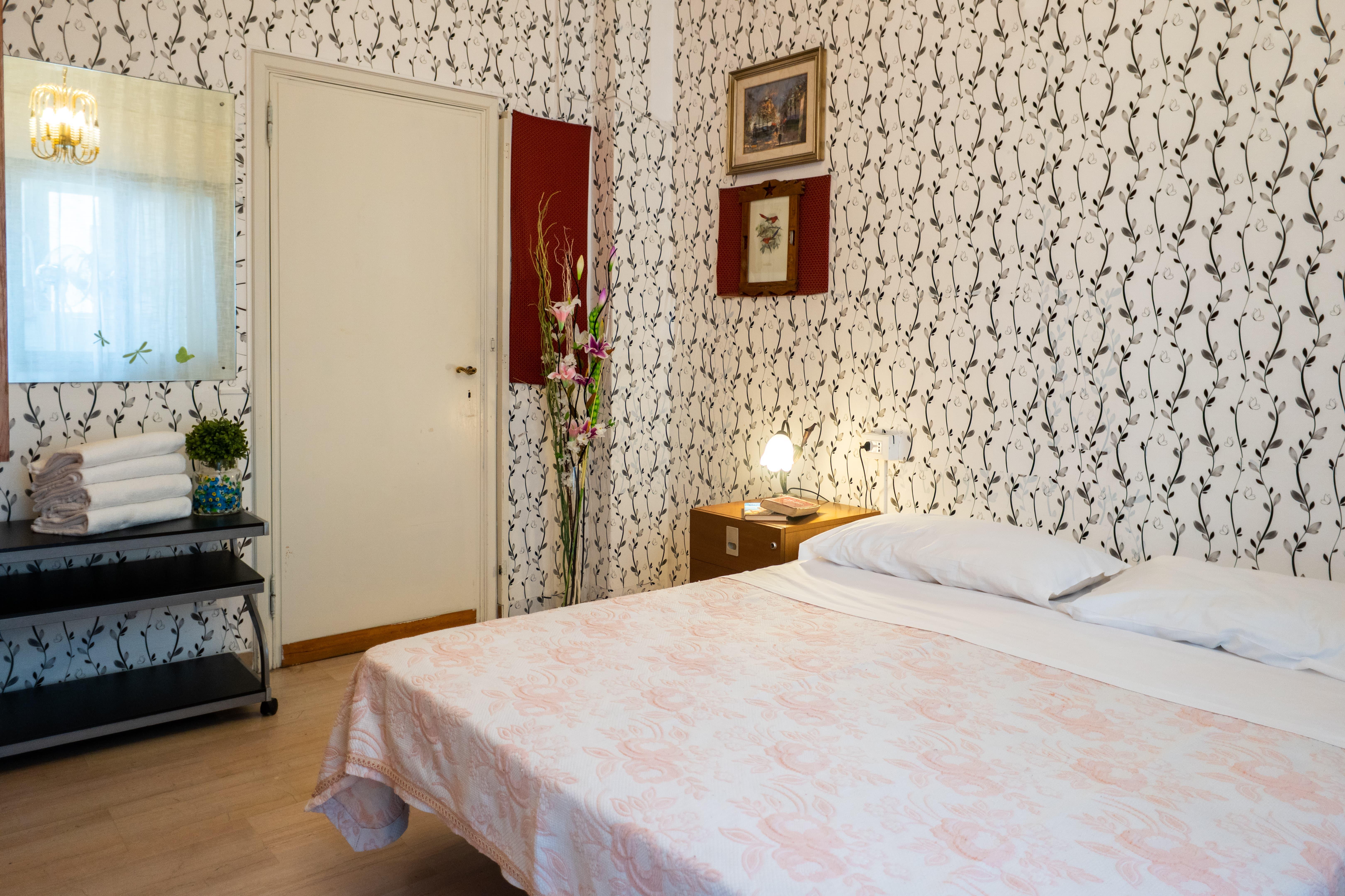 Gasthof Train Station Venice - Atika & Atif 2*