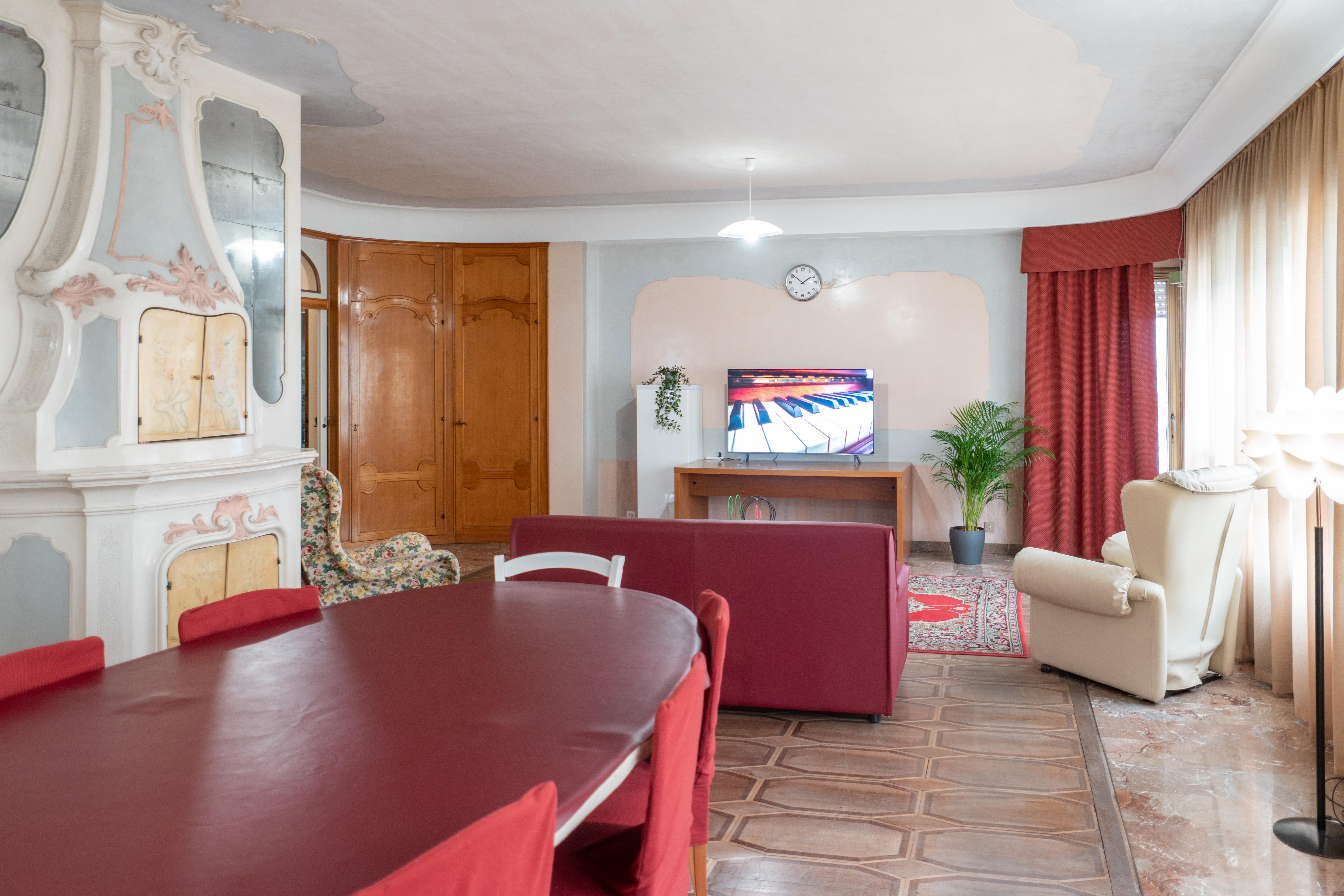 Gasthof Train Station Venice - Atika & Atif 2*